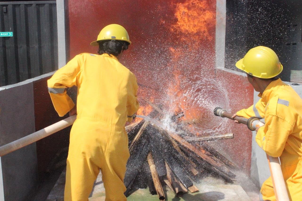 Penyerahan Sertifikat BST